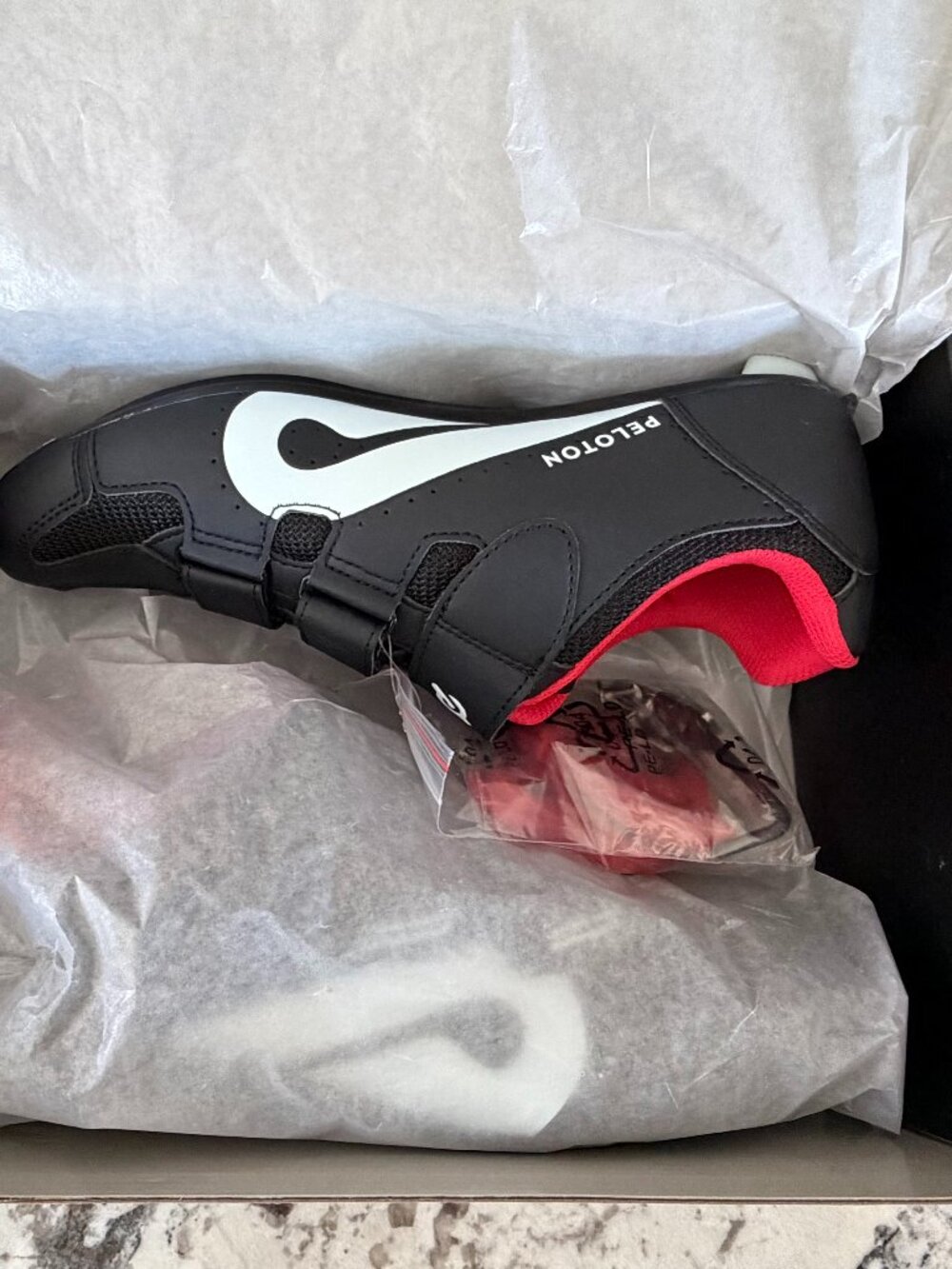 NIB Peloton Unisex Cycling Shoes Size 41 Black Red Cycling Bike Shoes